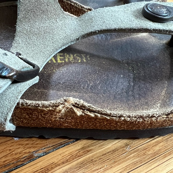 Birkenstock tan suede Gizah sandal in VGUC size 36 comfy and soft - Picture 10 of 13